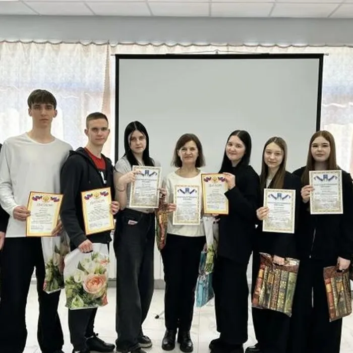 Награждение молодых знатоков избирательного права